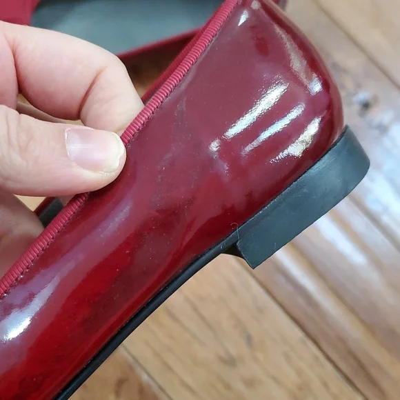 Stuart Weitzman Pointy Red Patent Flats - Picture 3 of 9